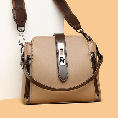 YaLePuck. Luxury leather bags for Women