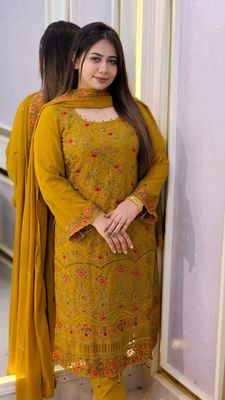 এমব্রয়ডারি কাজ করা ফোর পিস_img_1