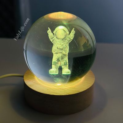 Astronaut 3D Crystal Ball Night Light_img_1