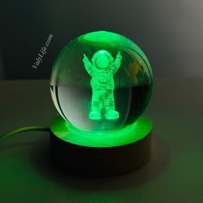 Astronaut 3D Crystal Ball Night Light_img_2