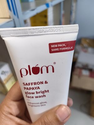 Plum — Saffron & Papaya Glow Bright Face Wash (100 ml)_img_1