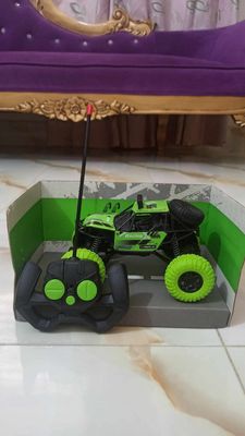 Off-Road Rock Climbing RC Car – 1:18 Scale Remote Control Jeep (Music & Light)_img_4