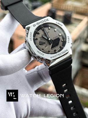 GSHOCK GM 2100 GREY METAL BODY