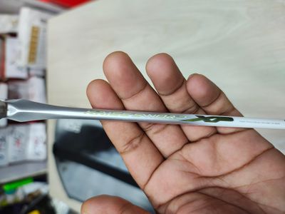 VSE Kriss Sword XP Badminton Racket_img_2