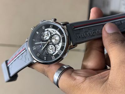 HILFIGER SILICONE GREY BELT BLACK DIAL_img_0
