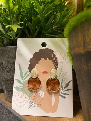 Chic Caramel Earrings_img_2
