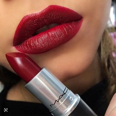 M.A.C Lipstick Diva_img_1