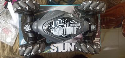 Hand Gesture RC Stunt Car – 4x4 Drift Car with Remote Control & Gesture Sensor Watch_img_1