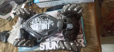 Hand Gesture RC Stunt Car – 4x4 Drift Car with Remote Control & Gesture Sensor Watch_img_3