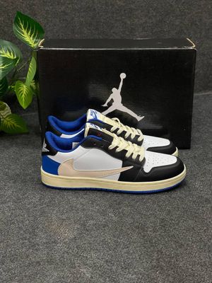 Limited Edition Sneaker Alert! 🔥Fragment Design × Travis Scott × Air Jordan 1 Low OG.Man Shoes._img_7