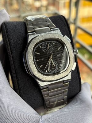 Patek Philippe Nautilus Chrono Black Dial_img_0