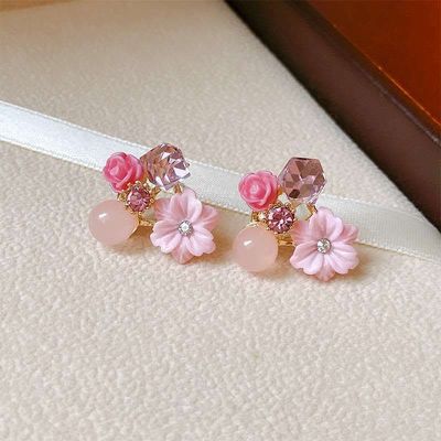 Blossom Earrings: A Garden of Sparkle_img_0