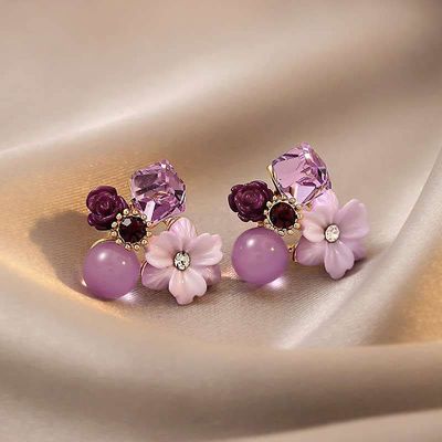 Blossom Earrings: A Garden of Sparkle_img_1