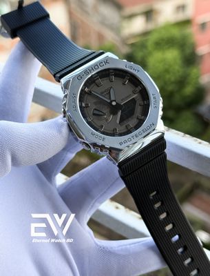 G SHOCK 2100 METAL BODY BLACK BELT SILVER CASE GRAY DIAL_img_0