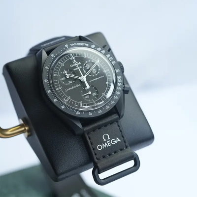 Omega x Swatch “Snoopy Edition” Mission To The Moonphase Men's Watch- S033B700_img_4