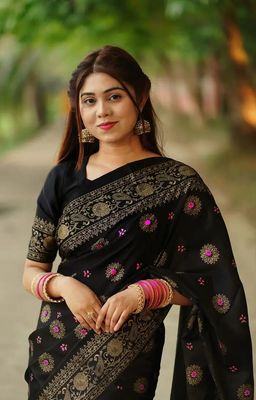 Japani Silk Skin Print Sharee with Blouse Piece_img_1