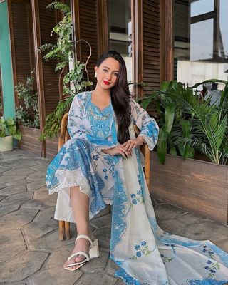 Embrace classic style with our Premium Cotton 3-Piece Dress_img_1