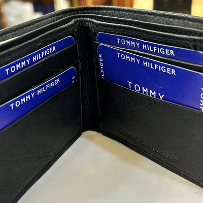 Tommy Hilfiger Central Mini Black Leather Men's Wallet One Size_img_1