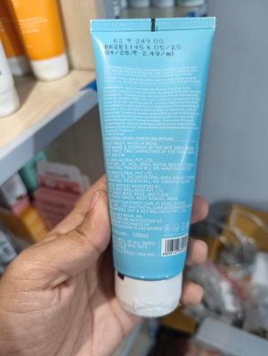 Dot & Key Barrier Repair Gentle Hydrating Face Wash 100ml_img_2