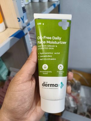 Derma Co Oil Free Daily Face Moisturizer for Non Greasy & Hydrated Skin - 100ml_img_1