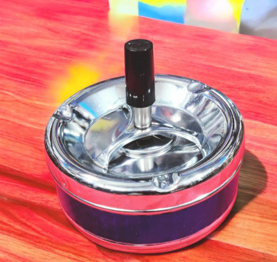 1pcs Windproof Press Rotating Lid Ashtray Metal Modern Gift Home el Rotating r Ashtray Office For Men D1H9_img_0