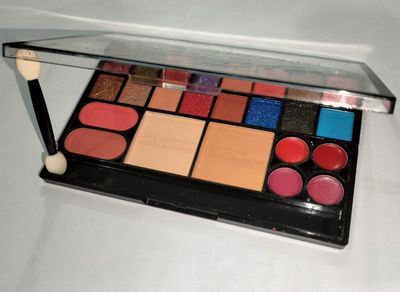 24Huda Girl BEAUTY Swiss Edition Professional Makeup Kit For Girls_img_0