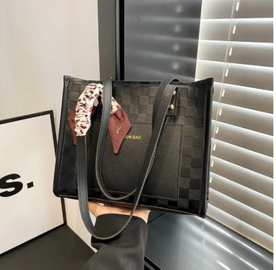 Ladies Fashion Bag, Buy Women White Print Casual Handbag_img_5