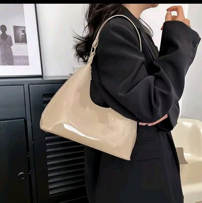 ✨ Y2K Glossy Shoulder Bag 🌷✨_img_1