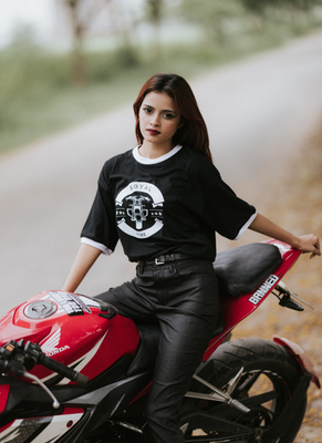 VE Gear “ROYAL VIBE” Black and white Oversized T-shirt_img_3