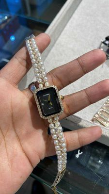 Chanel Stone Female Black dial_img_0