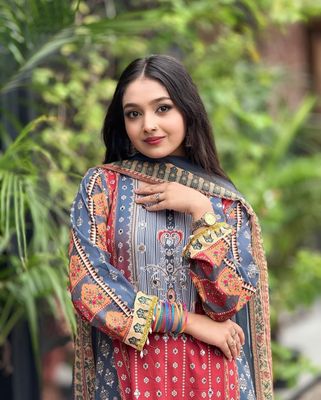 এলিগ্যান্ট রেডিমেড জর্জেট থ্রি পিস – টারসেল ডিজাইন সহ ফ্যাশনেবল নারী ড্রেস