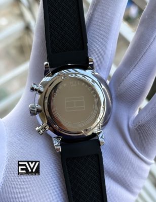 HILFIGER SILICON GRAY BELT BLACK AND WHITE DIAL_img_2
