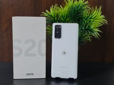 Samsung galaxy S 20 FE USE Version White Edition ( Pre-Owned)_img_0