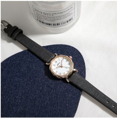 Imported fashion Roman quartz analog small female Harajuku wrist watch_img_6