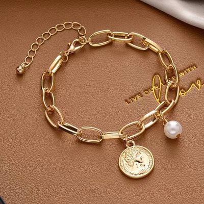 Pretty coin pearl bracelet._img_0