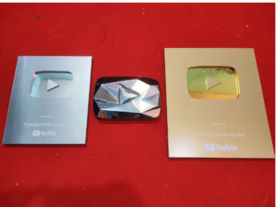 samne pichone same silver play button show piece for using studio decoration,room decoration play show piece,logo ad silver colour_img_1