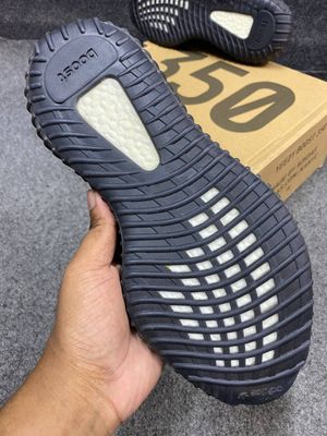 Yeezy Boost 350 V2 Dazzling Blue_img_4