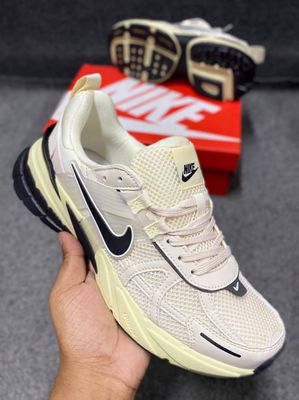 Nike V2K Run Summit White_img_1
