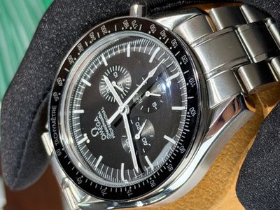 Omega Speedmaster black dial chrono_img_1
