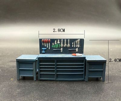 1:64 Distressed Look Workshop Workbench for Diorama House_img_0