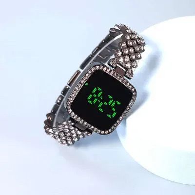 New Trend Fashion Steel Chain Diamond Women Watch Full Diamond Touch Screen LED Water Diamond Bracelet Watch (black)_img_0
