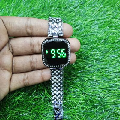 New Trend Fashion Steel Chain Diamond Women Watch Full Diamond Touch Screen LED Water Diamond Bracelet Watch (black)_img_3