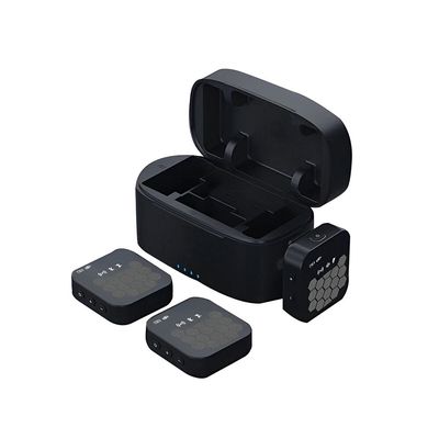 J32 Pro Professional Charging Case Wireless Lavalier Microphone Black ABS Wireless Microphone for Mobile Phone_img_0