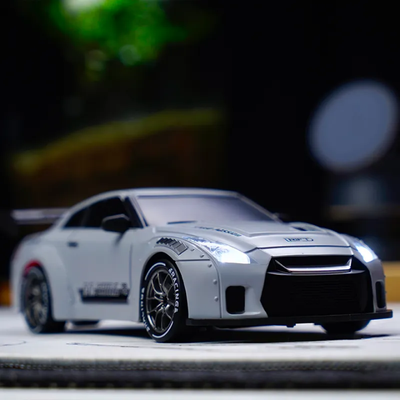 Nissan GTR -1:24 Scale RC drifting Car_img_1
