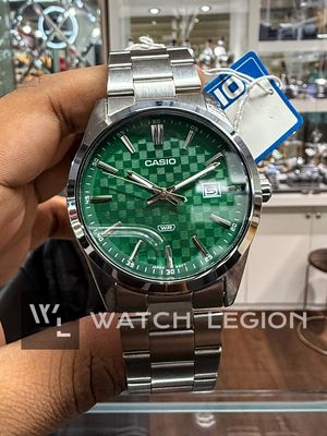 CASIO MEN’S SILVER STAINLESS STEEL WATCH WITH GREEN DIAL | MTP-VD03D-3A1_img_2