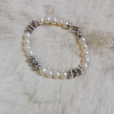 Pearl Bracelet with Exclusive Lock system_img_1