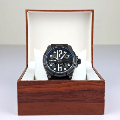 Tubular Luminous Date Watch – Style Meets Precision_img_1