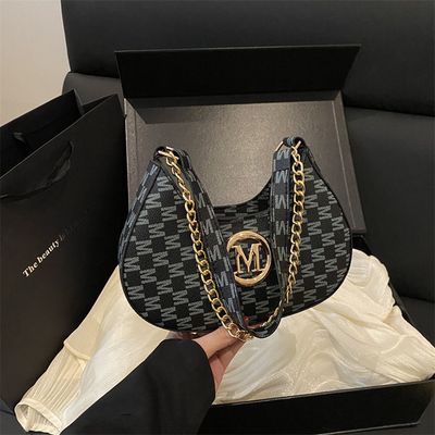 2025 Spring New Arrival Fashionable Niche Underarm Bag Stylish Personalized Shoulder Bag Letter Printed Crossbody Commuter Women's Bag_img_1