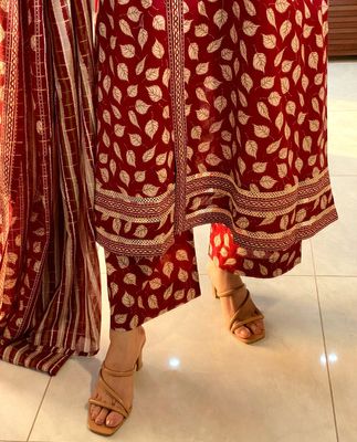 New Khaddar Gown Three Piece Set (2026 Eid Special)_img_3