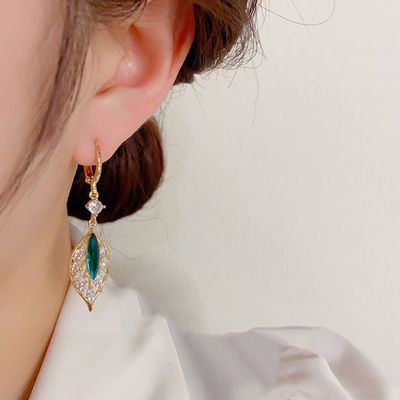 Elegant Green Leaf Earrings – Nature-Inspired Style!_img_1